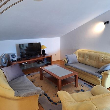 Apartments Romana Слатине Екстериор снимка