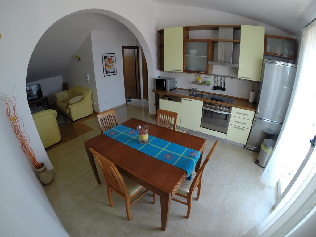 Apartments Romana Слатине Стая снимка