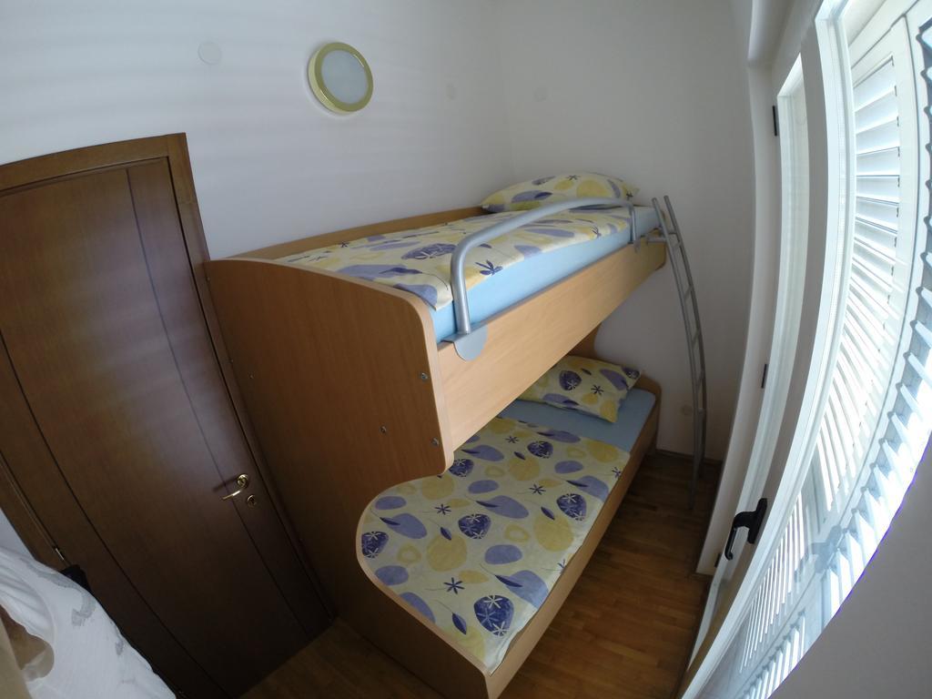 Apartments Romana Слатине Стая снимка