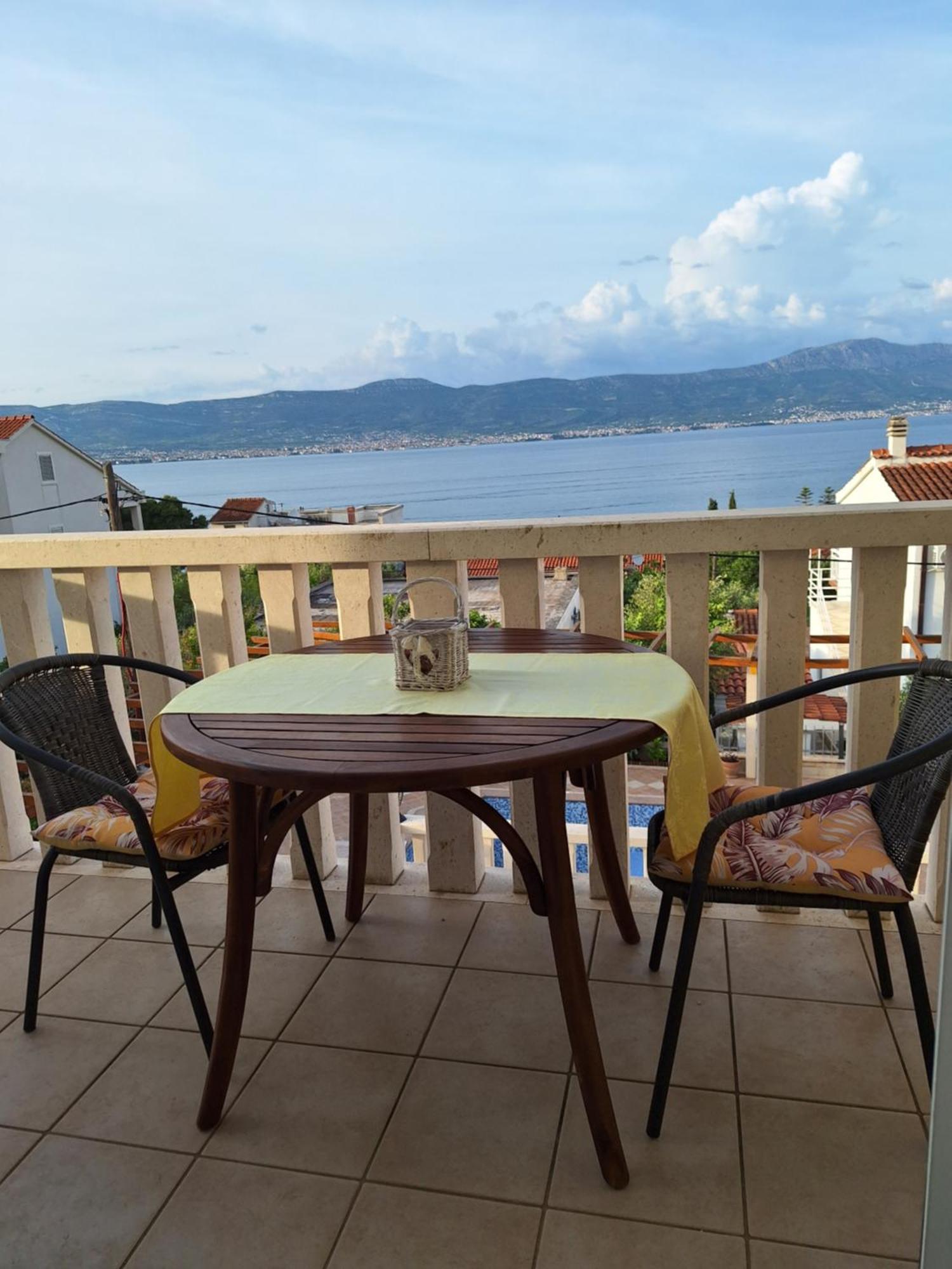Apartments Romana Слатине Екстериор снимка