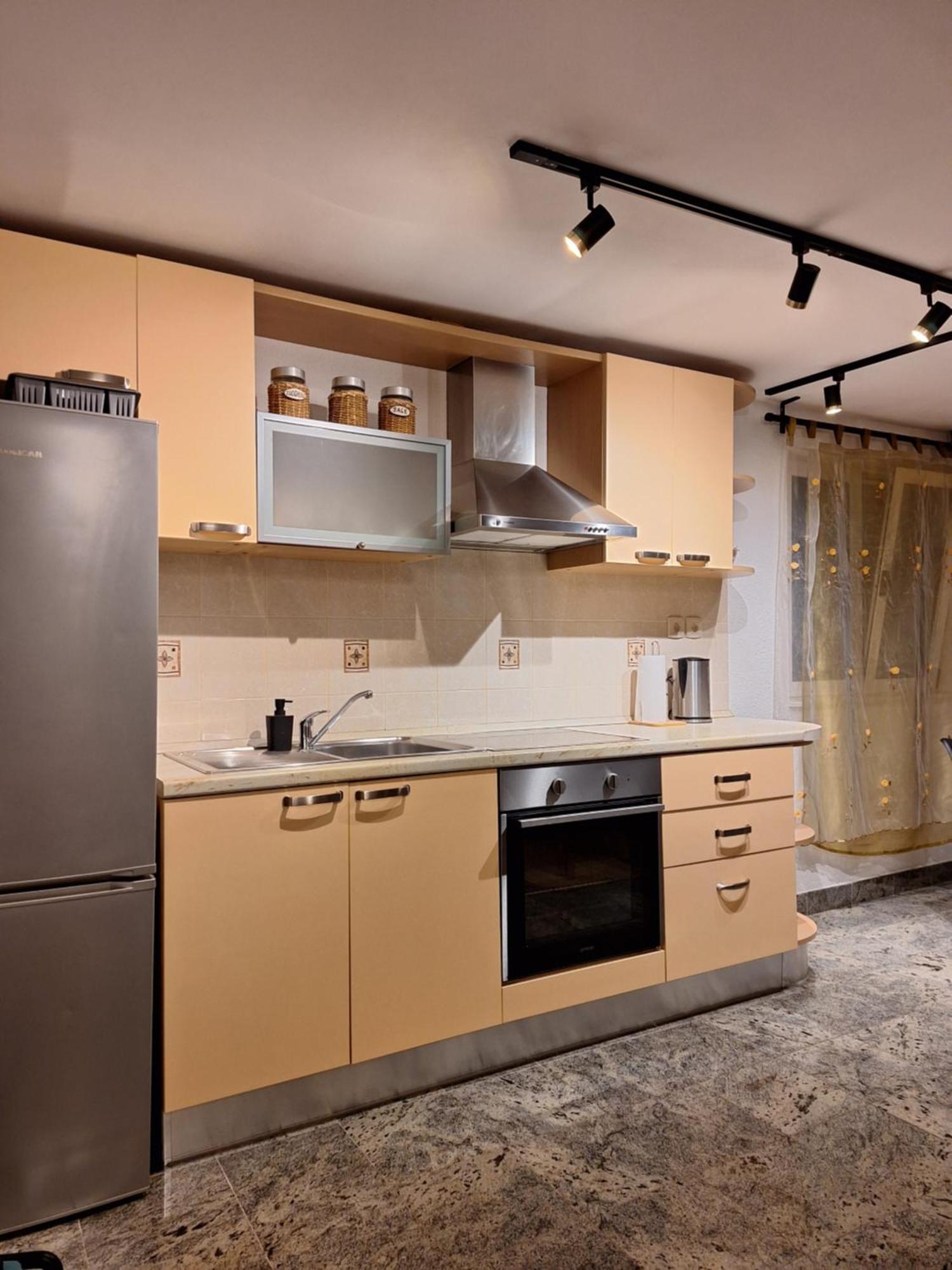 Apartments Romana Слатине Екстериор снимка