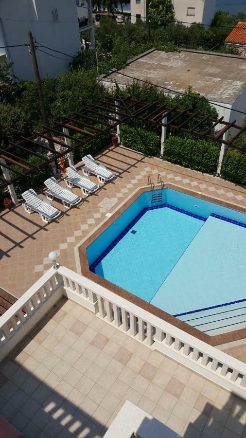 Apartments Romana Слатине Екстериор снимка