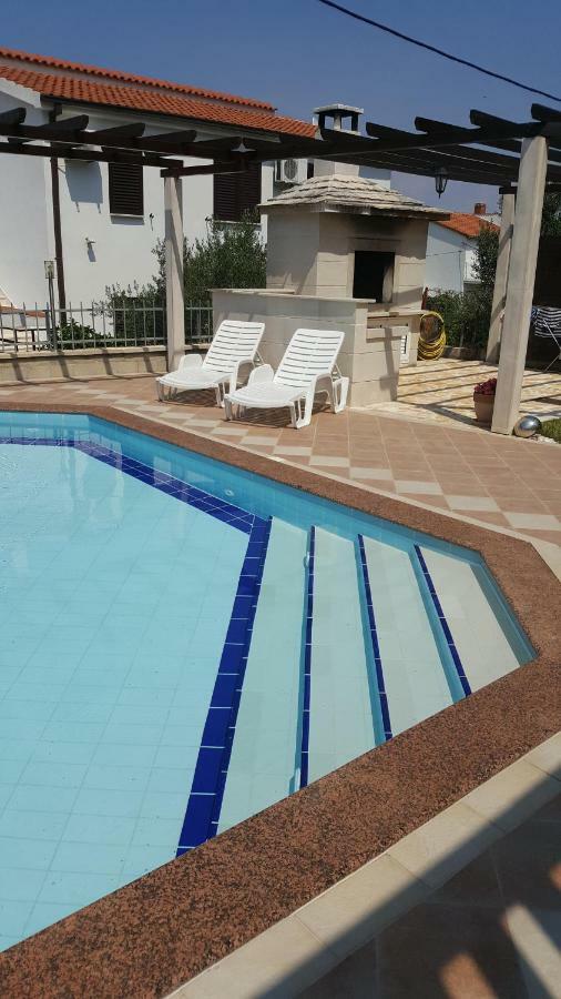 Apartments Romana Слатине Екстериор снимка